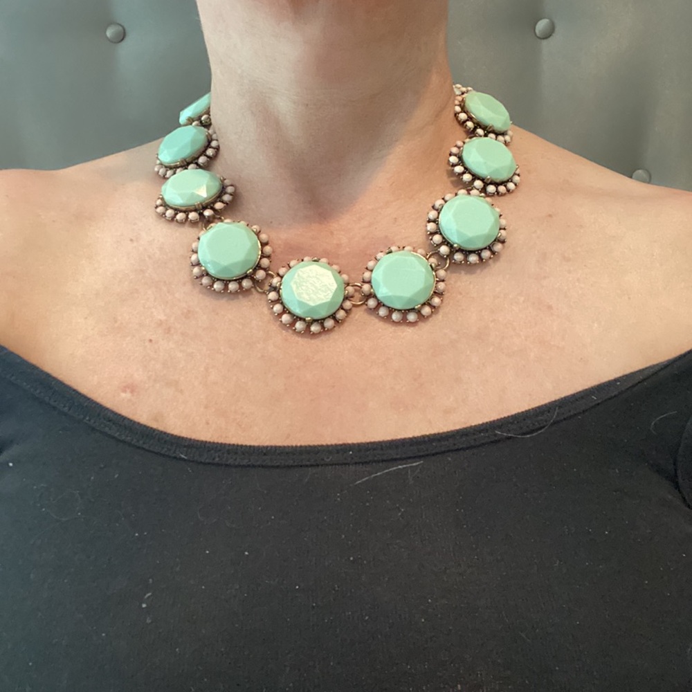 GREEN STONE AND BEAD CHOCKER 16" NECKLACE